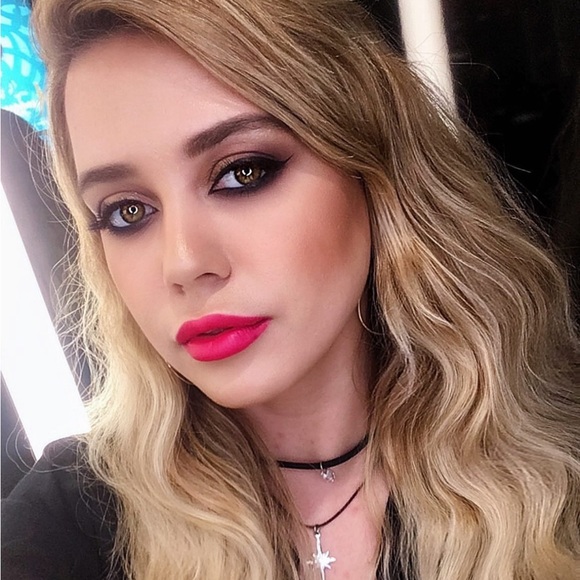 🧞♂️LE🧞♂️MAC Aladdin Collection Matte Lipstick- A Whole New World - Picture 8 of 15